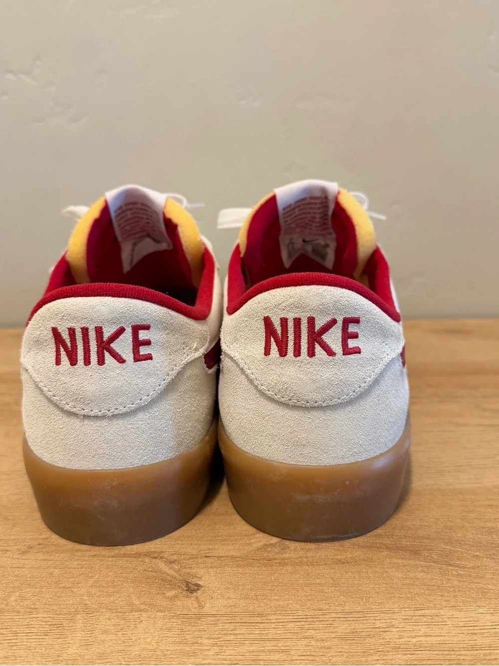 Nike SB Heritage Vulc White Red Gum Skate Shoes NWOT Men's Size 13 CD5010-100